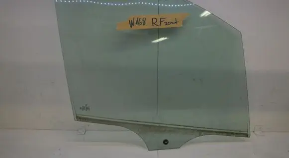 Mercedes-Benz A W168 Front door window glass four-door