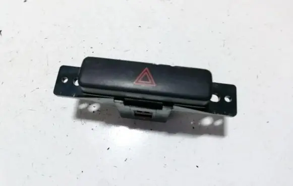 Suzuki Grand Vitara II Hazard light switch