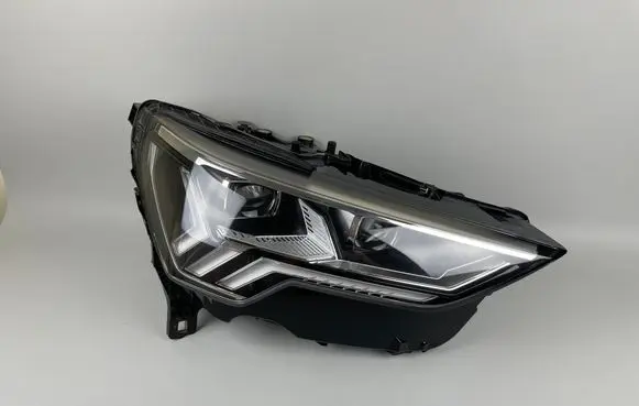 Audi Q3 F3 Headlight/headlamp 83A941036 1090025