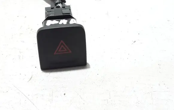 Renault Kadjar Hazard light switch 252900624R