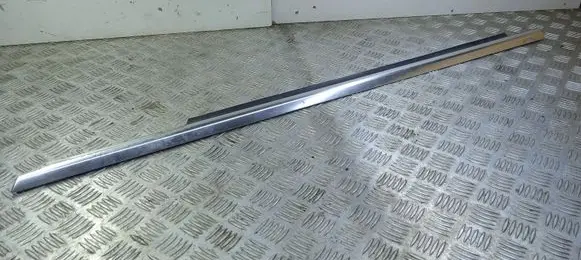 Mercedes-Benz GLE (W166 - C292) Front door glass trim molding