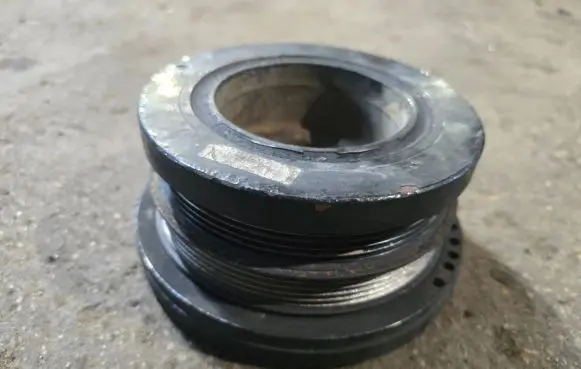 BMW 5 E39 Crankshaft pulley 11232247890