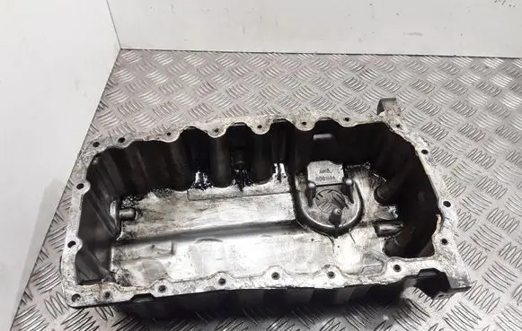 Volkswagen Touran I Oil sump 03G103603AD