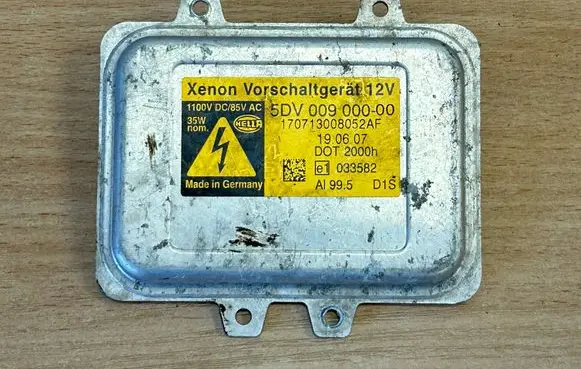 BMW 7 E65 E66 Headlight ballast module Xenon 5DV00900000 E1033582 5DV009000