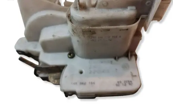 Volkswagen Golf III Rear door lock 1H4839016A 1H4862154