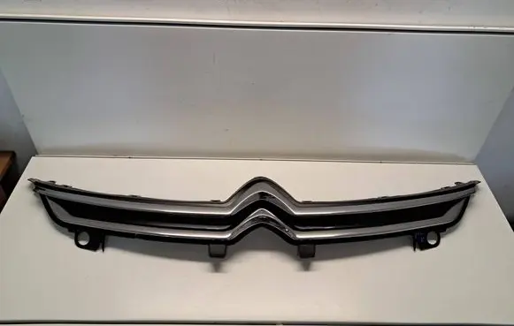Citroen C4 II Picasso Front bumper upper radiator grill AA36190378