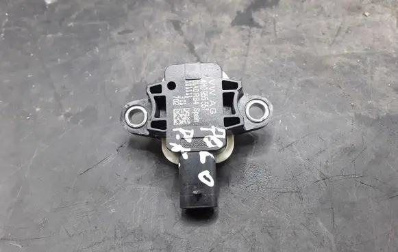 Volkswagen Polo V 6R Airbag deployment crash/impact sensor 4H0955557