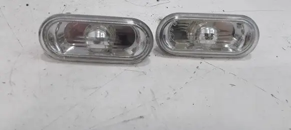 Volkswagen PASSAT B5.5 Front fender indicator light