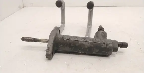 Clutch slave cylinder