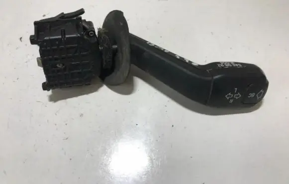 BMW 5 E39 Indicator stalk 8352172 011004
