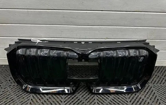 BMW X1 U11 Front grill 5A0BB86 1098880MS