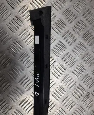 Ford Mustang VI Front door glass trim molding FR3B6302564