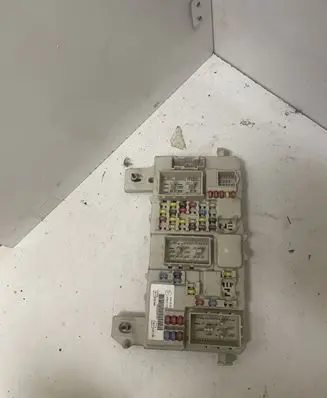 Ford Focus Fuse module 97RA01208