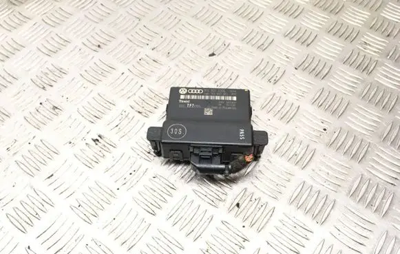 Audi A3 S3 8P Comfort/convenience module 1K0907530G 1K0907951 B9041105