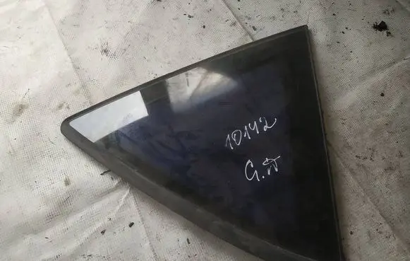 Mercedes-Benz A W169 Rear side window as2
