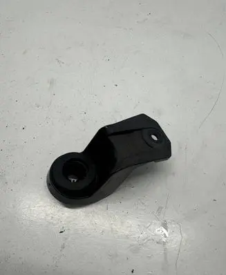 Volvo XC60 Air filter cleaner box bracket assembly 31370344