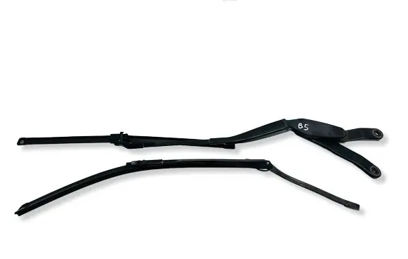 Mercedes-Benz E W212 Front wiper blade arm 3392125703