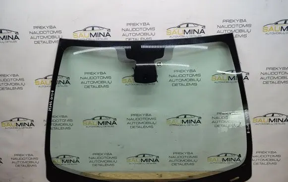 Renault Clio IV Front windscreen/windshield window 