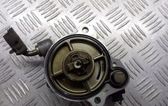 Toyota Yaris Vacuum pump