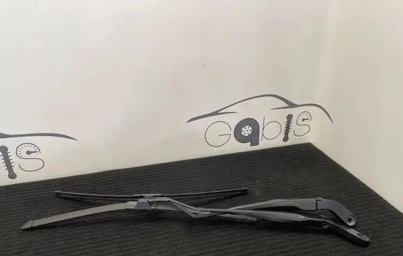 Dodge RAM Front wiper blade arm 89813-805 P68338924AA D68338925AB