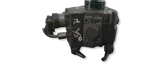 Hyundai i40 Fuel injection high pressure pump 331002A420