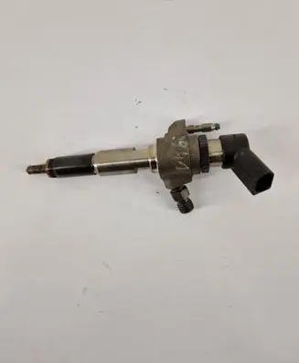 Volvo V40 Fuel injector 9802448680