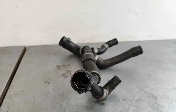 Volvo XC60 Engine coolant pipe/hose 32249592 31493275