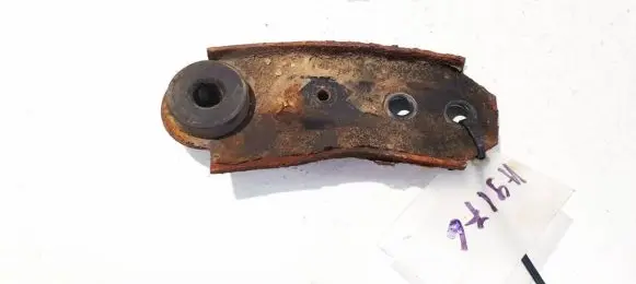 Radiator mount bracket