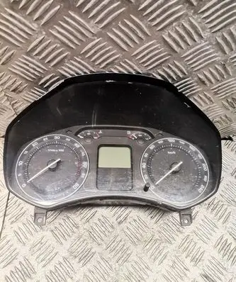 Skoda Octavia Mk2 (1Z) Speedometer (instrument cluster)
