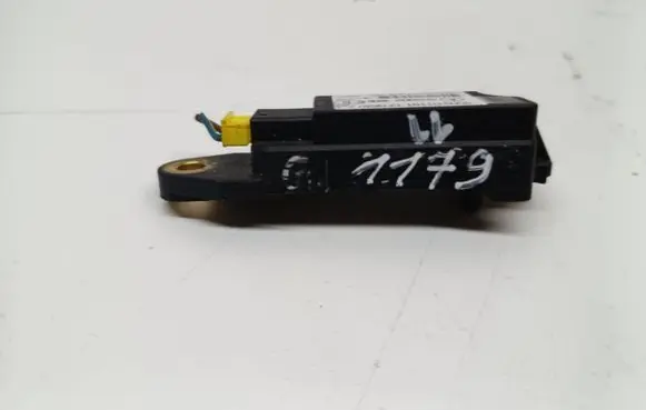 Mercedes-Benz C W203 Airbag deployment crash/impact sensor 0018204426 003902