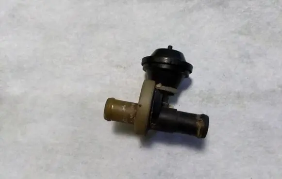Audi A6 S6 C5 4B Coolant heater control valve 4A0819809