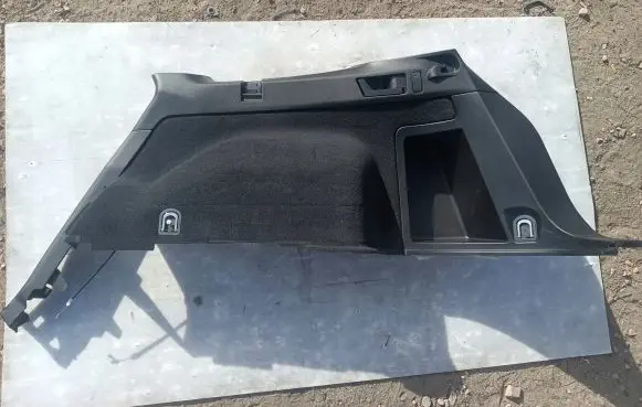 Subaru Legacy Tailgate/trunk side cover trim 