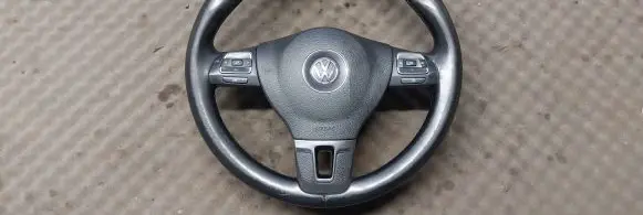 Volkswagen Jetta VI Steering wheel 5C0419091AK 5K0959542A