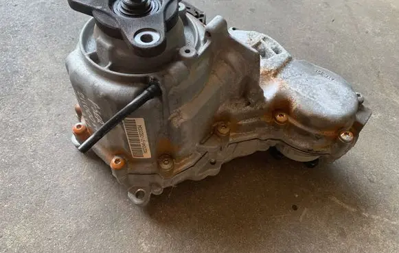 BMW 5 F10 F11 Gearbox transfer box case 27108623346 8623346 27107505374