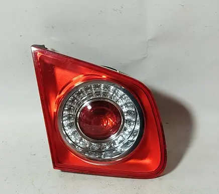 Volkswagen Jetta V Tailgate rear/tail lights 1K5945093 983151