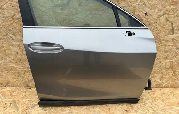 Lexus UX Front door 