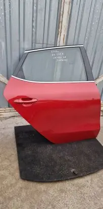 KIA Ceed Rear door 