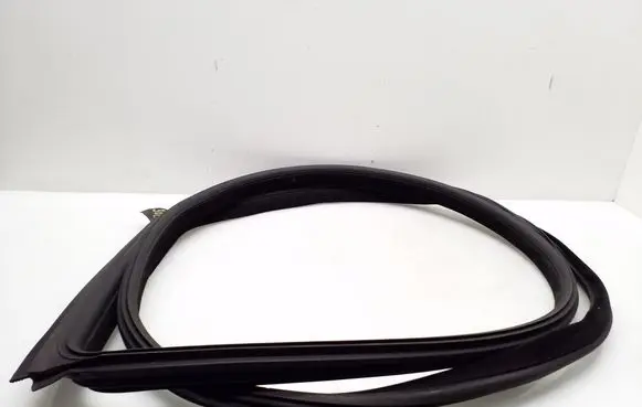 BMW 6 F12 F13 Rubber seal front door (on door) 7221325