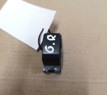 Suzuki Grand Vitara II Electric window control switch 62J002985T