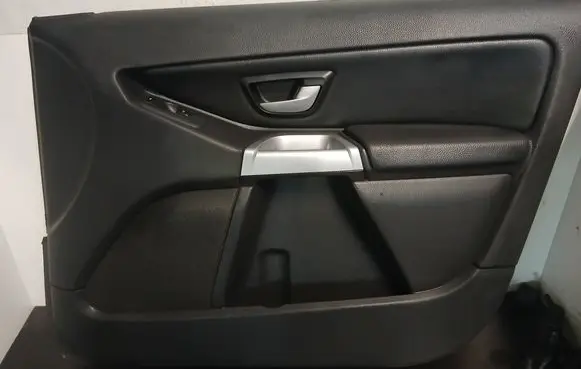 Volvo XC90 Front door card panel trim 