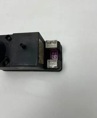 Audi A4 S4 B5 8D Central locking vacuum pump 4A0862257J
