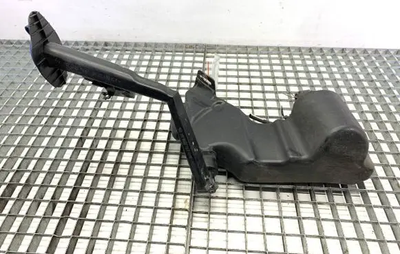 Windshield washer fluid reservoir/tank