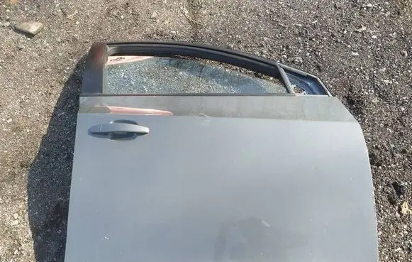 Chevrolet Cruze Front door pilkos