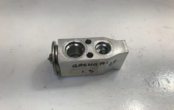 Nissan Qashqai J12 Air conditioning (A/C) expansion valve 922006GU0A