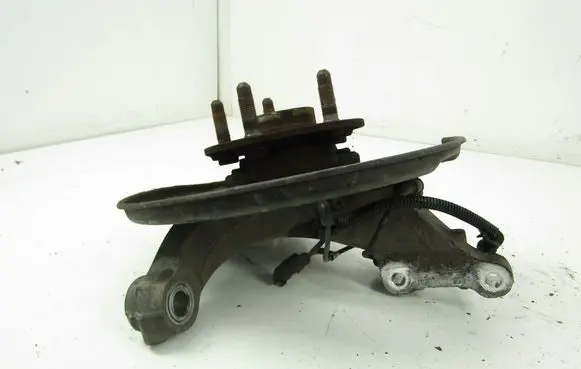 Opel Insignia A Front wheel hub spindle knuckle 