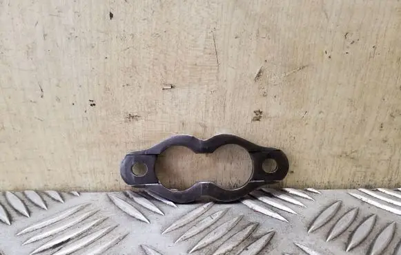 Volkswagen Tiguan Fuel Injector clamp holder
