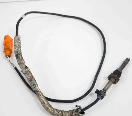 Volkswagen Touran I Oil temperature sensor 03G906088F