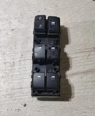 Hyundai Kona I Electric window control switch 93570J9100