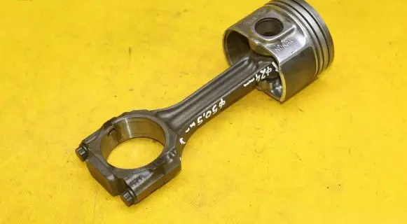 Skoda Fabia Mk1 (6Y) Piston with connecting rod