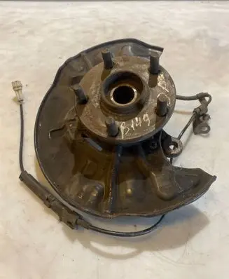 Toyota Corolla Verso AR10 Front wheel hub 05060 3211